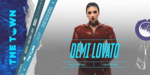 Demi Lovato em imagem promocional para o The Town. Imagem: Divulgação.