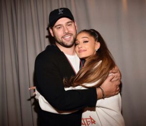 Ariana Grande e Scooter Braun. Imagem: Internet.