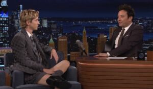 Troye Sivan em entrevista ao programa de Jimmy Fallon. Imagem: Youtube.