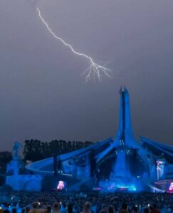 Tomorrowland em imagem divulgada nas redes sociais. Imagem: Divulgação.