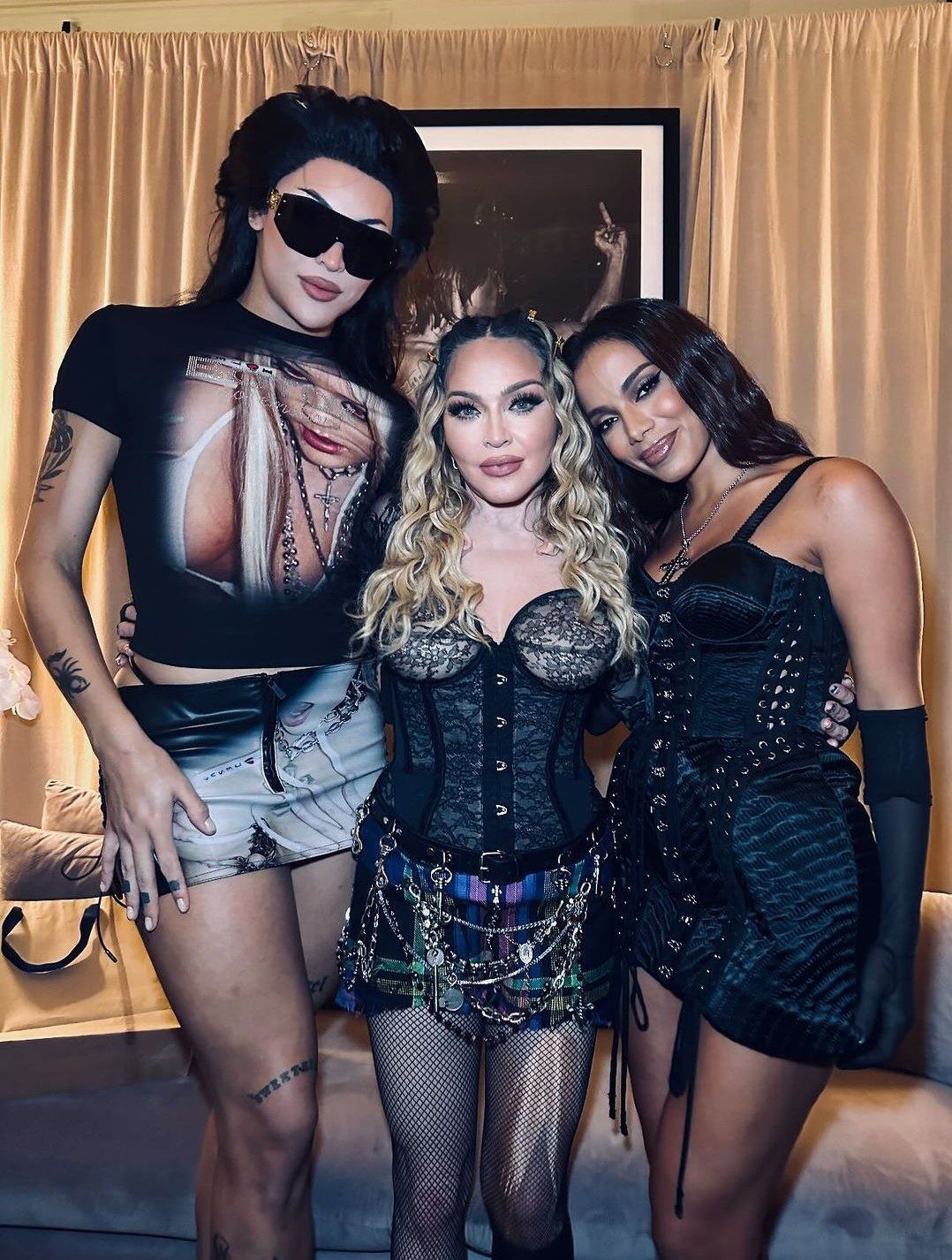 Pabllo Vittar, Madonna e Anitta em imagem publicada nas redes sociais. Imagem: Instagram.
