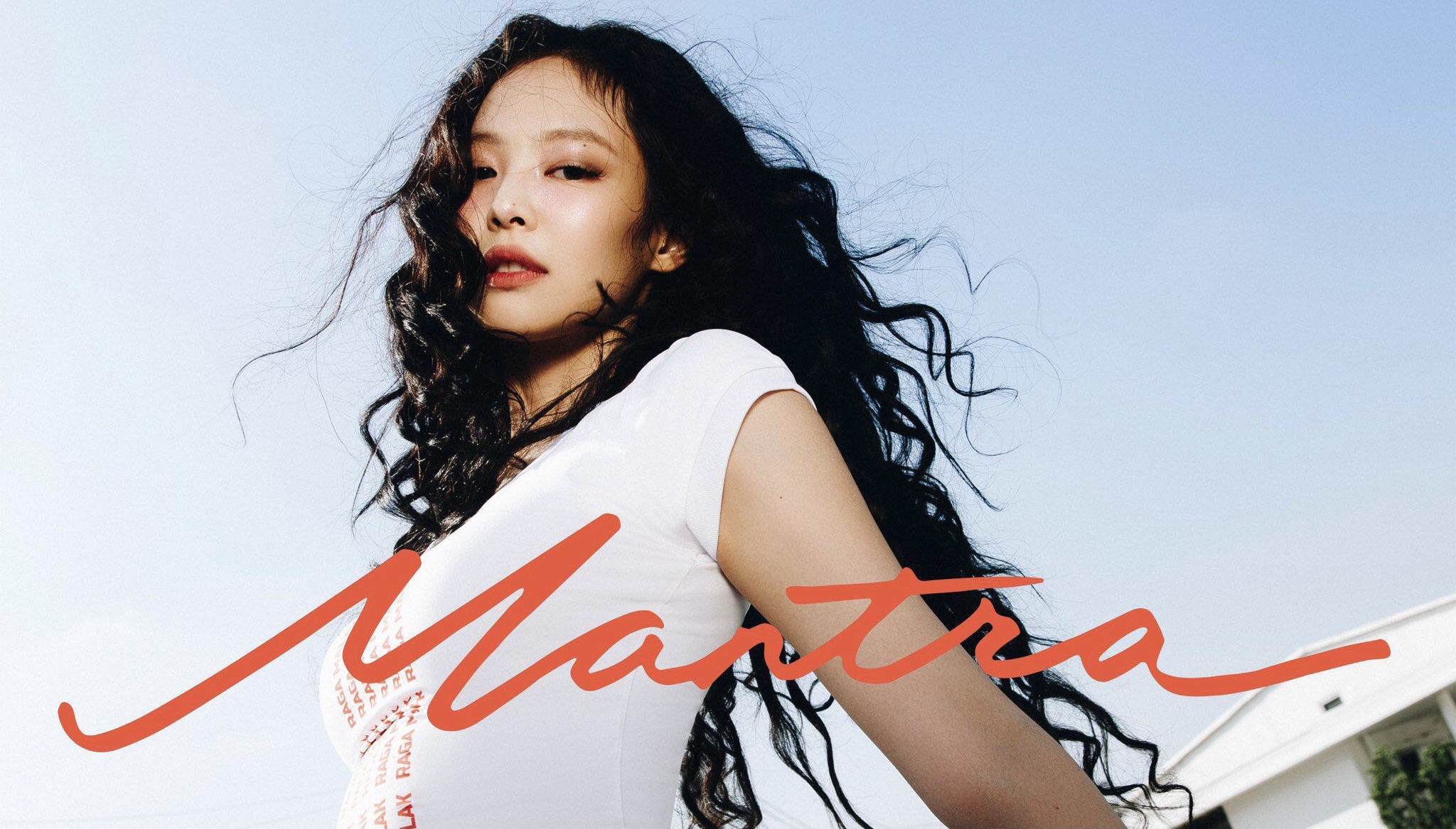 Jennie na capa de divulgação do single "Mantra" - Foto: Divulgação/ODD ATELIER