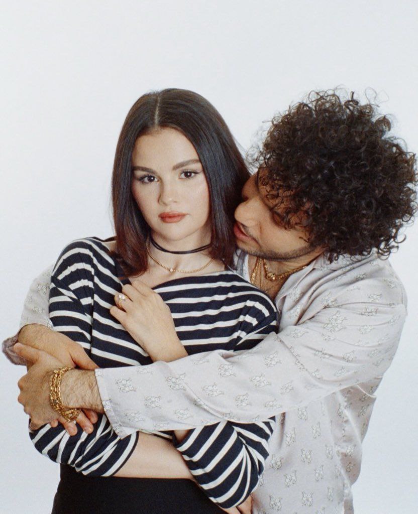 Selena Gomez e Benny Blanco em imagem promocional. Imagem: Divulgação.