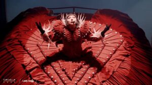 Lady Gaga em transmissão ao vivo. Imagem: Coachella / Youtube.