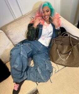Cardi em imagem publicada nas redes sociais. Imagem: Instagram.