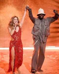 Shakira e Wyclef Jean no The Tonight Show. Imagem: Todd Owyoung / Instagram.