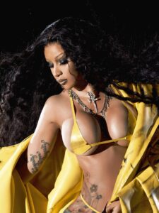 Cardi B em foto promocional para seu single "Outside." Imagem: Divulgação.