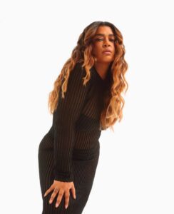 Preta Gil em imagem publicada nas redes sociais. Imagem: @alexsantanaphotographer / Instagram.