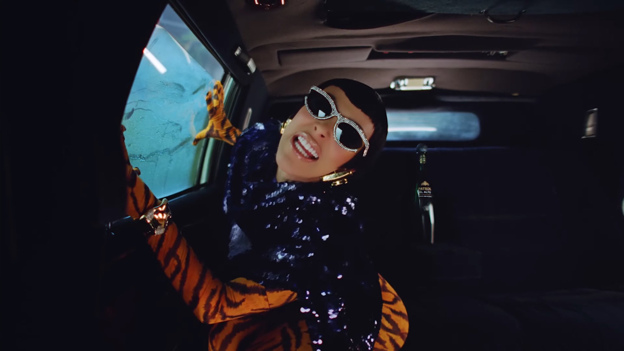 Doja Cat no videoclipe de "Jealous Type". Imagem: Reprodução.