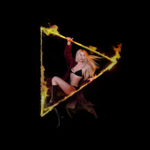 Capa do álbum "Don't Click Play". Imagem: Divulgação.