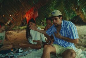 Bad Bunny no videoclipe de "Weltita". Imagem: Reprodução.