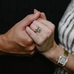 Anel de noivado de Taylor Swift. Imagem: Instagram.