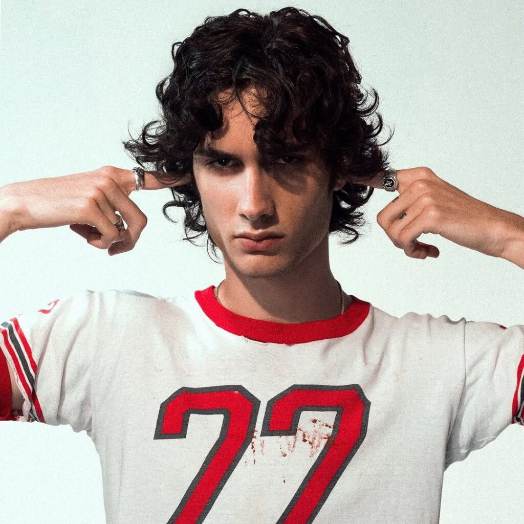 Capa oficial de "I Barely Know Her". Imagem: Divulgação