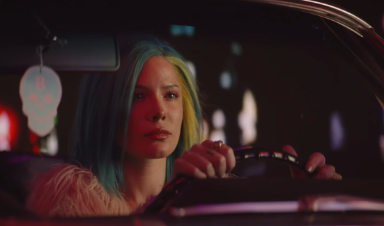 Halsey nos clipes de Gasoline e Drive