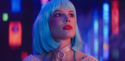 Halsey nos novos clipes Drive e Gasoline