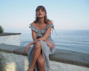 Taylor Swift em foto publicada nas redes sociais. Imagem: Reprodução.