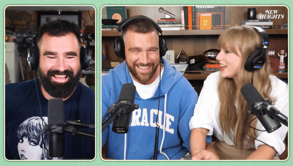 Taylor Swift e Travis Kelce em podcast. Imagem. YouTube.