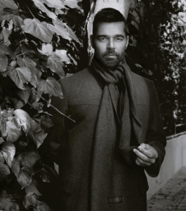 Ricky Martin para a revista Numéro, da Suíça. Imagem: Reprodução.