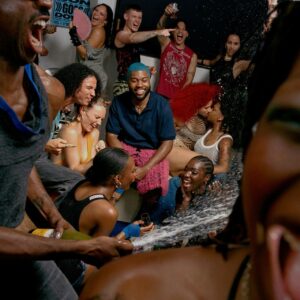 Capa oficial de "After The Sun Goes Down". Imagem: Divulgação.