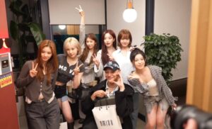 Pabllo Vittar e NMIXX em vídeo publicado nas redes sociais. Imagem: Internet.