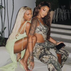 Victoria Monét e Ludmilla em imagem publicada nas redes sociais. Imagem: Internet.