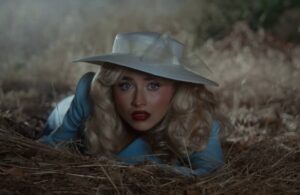 Sabrina Carpenter em imagem promocional. Imagem: Divulgação.