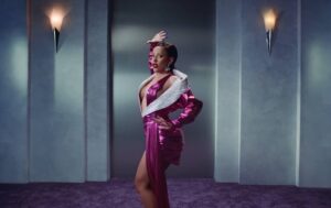 Doja Cat no videoclipe de "Jealous Type". Imagem: YouTube.