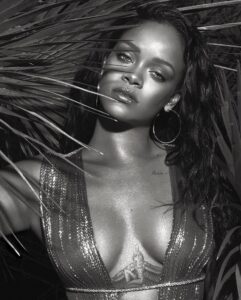 Rihanna para a Vogue US. Imagem: Reprodução.