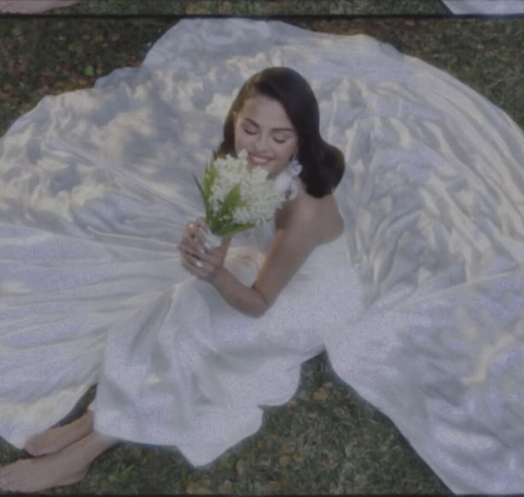 Selena Gomez e seu buquê em fotos do casamento. Imagem: Instagram