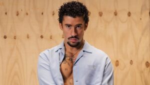 Bad Bunny em foto promocional. Imagem: Divulgação.