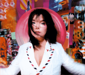Björk em foto promocional do álbum "Post". Imagem: Divulgação.