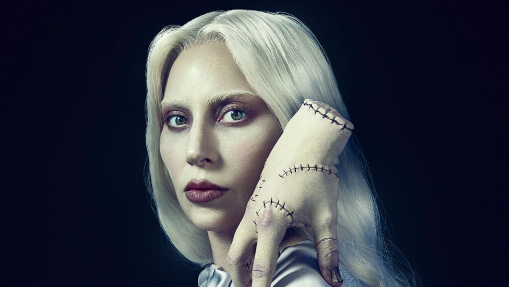 Lady Gaga como a professora Rosaline Rotwood.