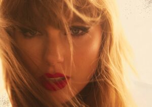Taylor Swift no ensaio fotográfico do álbum "The Life Of A Showgirl". Imagem: Divulgação.