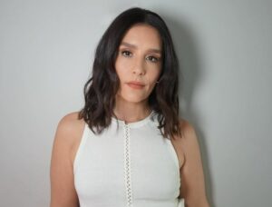 Jessie Ware em foto publicada em suas redes sociais. Imagem: Instagram.