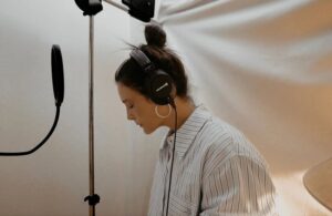 Jessie Ware em foto publicada em suas redes sociais. Imagem: Instagram.