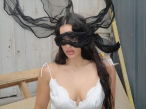 Rosalía em foto publicada em suas redes sociais. Imagem: Instagram. 