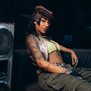 Ludmilla em foto promocional para o álbum "Fragmentos". Imagem: Divulgação.