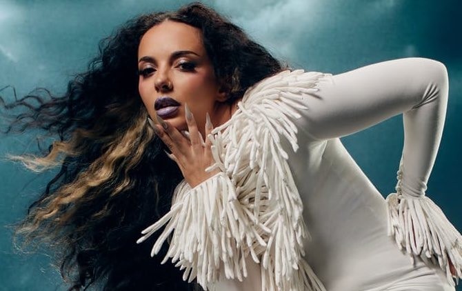 Jade para a revista Gay Times. Imagem: Reprodução.