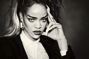 Rihanna em foto promocional para o álbum "ANTI". Imagem: Divulgação.