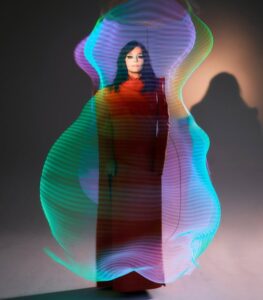 Björk para a revista L'ÉTIQUETTE. Imagem: Reprodução. 