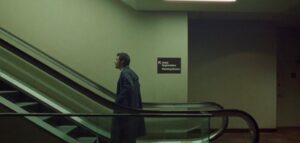 Harry Styles no videoclipe de "Aperture". Imagem: Reprodução.