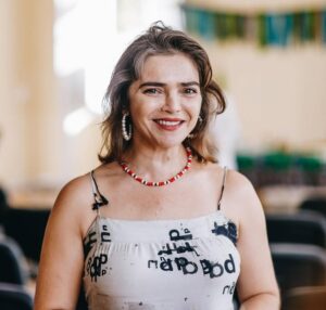 Titina Medeiros em foto publicada em suas redes sociais. Imagem: Luana Tayze/Reprodução.