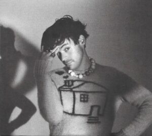 Harry Styles retornará a música em 2026. Imagem: Divulgação. 