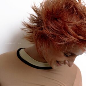 Capa oficial do álbum "F.I.G". Imagem: Reprodução.