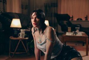 Taylor Swift para o videoclipe de "Opalite". Imagem: Divulgação.