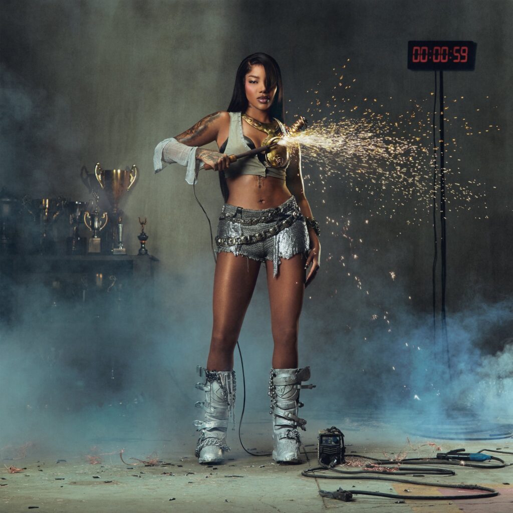 Capa oficial de "FRAGMENTOS". Imagem: Divulgação.