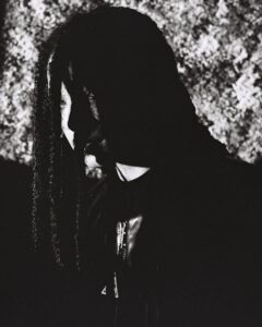 Willow em foto publicada em suas redes sociais. Imagem: Instagram/Reprodução.