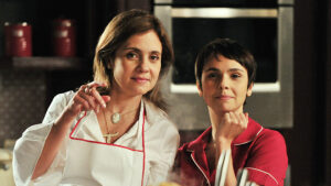 As personagens Nina e Carminha, de "Avenida Brasil". Imagem: TV Globo/Divulgação.