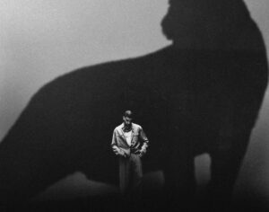 ZAYN em foto promocional para o álbum "KONNAKOL". Imagem: Divulgação.