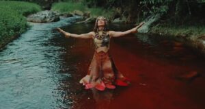 Anitta no teaser do álbum "Equilibrium". Imagem: Reprodução/X.